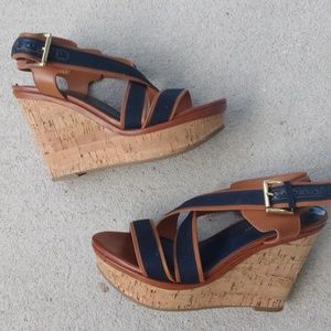 Tommy Hilfiger cork wedges in navy & camel brown